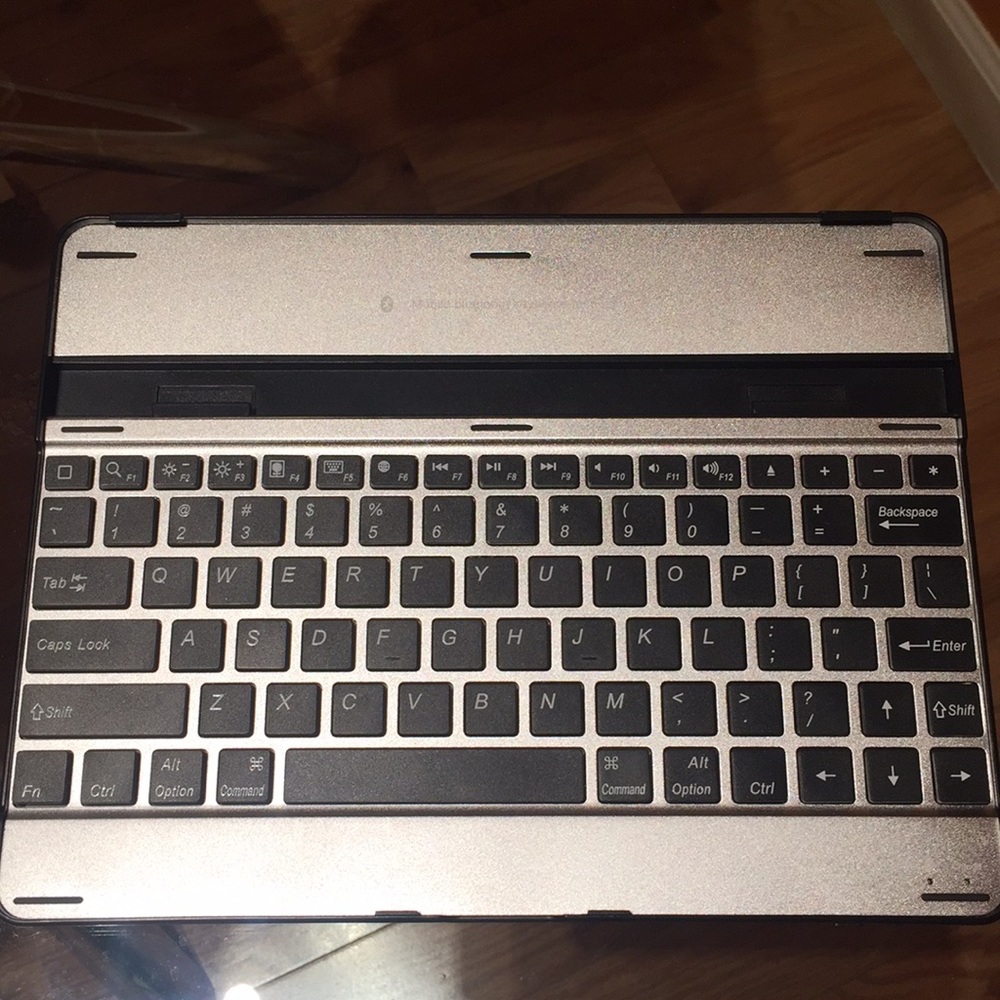 Bluetooth Keyboard for iPad